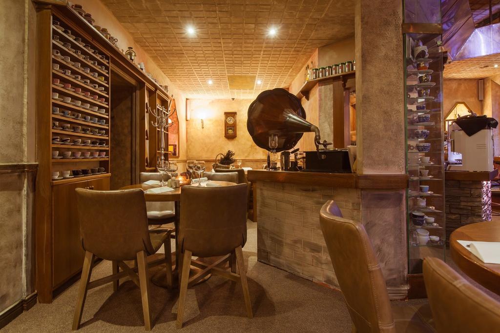 Bonato Hotel Náchod Buitenkant foto