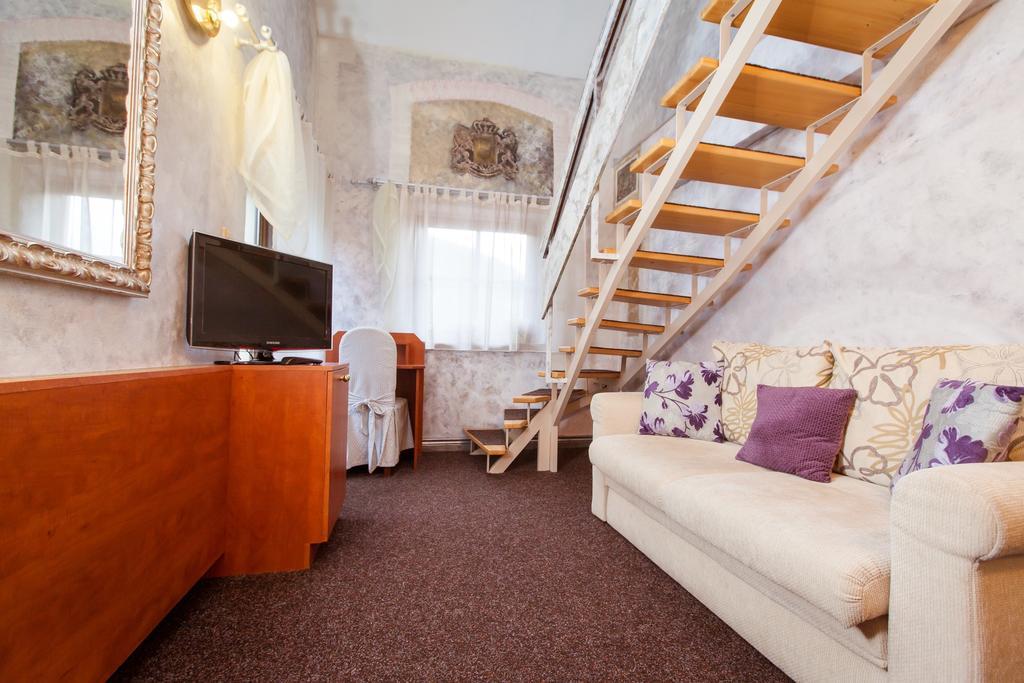 Bonato Hotel Náchod Buitenkant foto