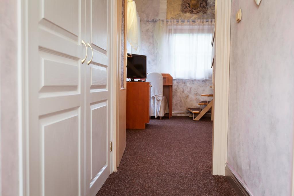 Bonato Hotel Náchod Buitenkant foto